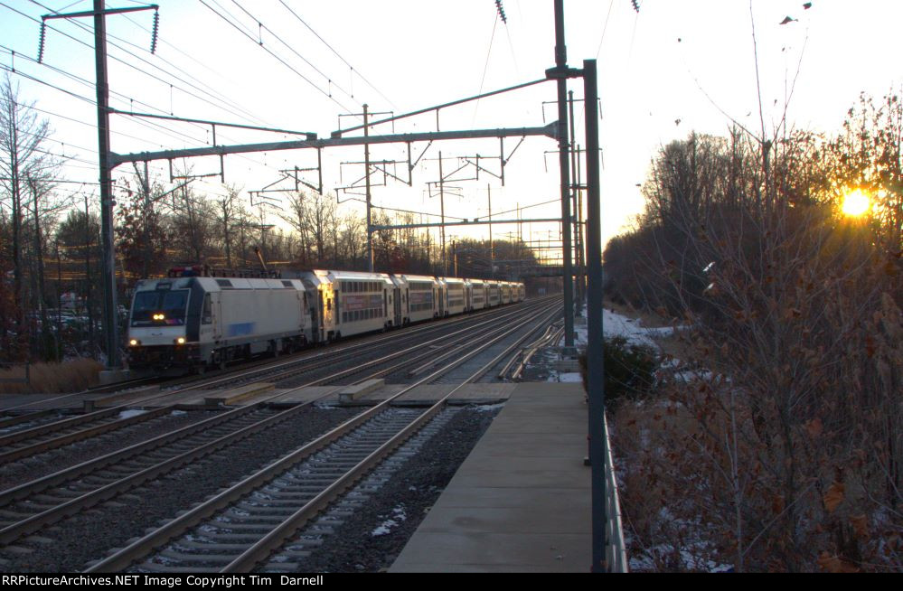 NJT 4626 arrives as the sun begins to set